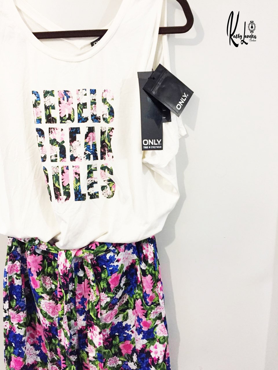 ENTERIZO FLORES STREET STYLE